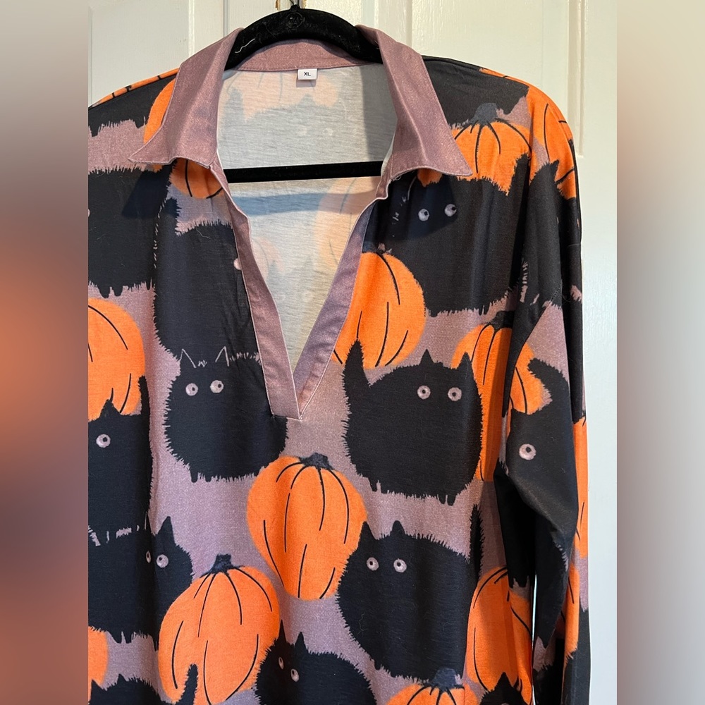 🎃 & Fluffy Black Cat Long Sleeve Shirt / Lightweight, Small Collar, Halloween